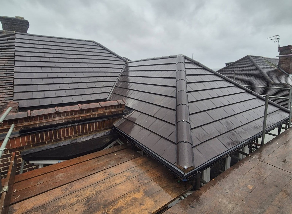 New roof with concrete interlocking tiles